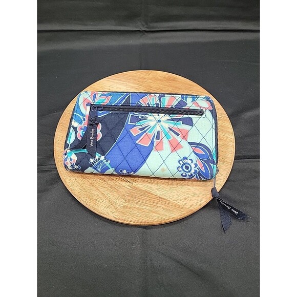 Vera Bradley Wallet Turn Lock Clasp Blue Pink Colors Zip Around Clutch - Picture 4 of 8